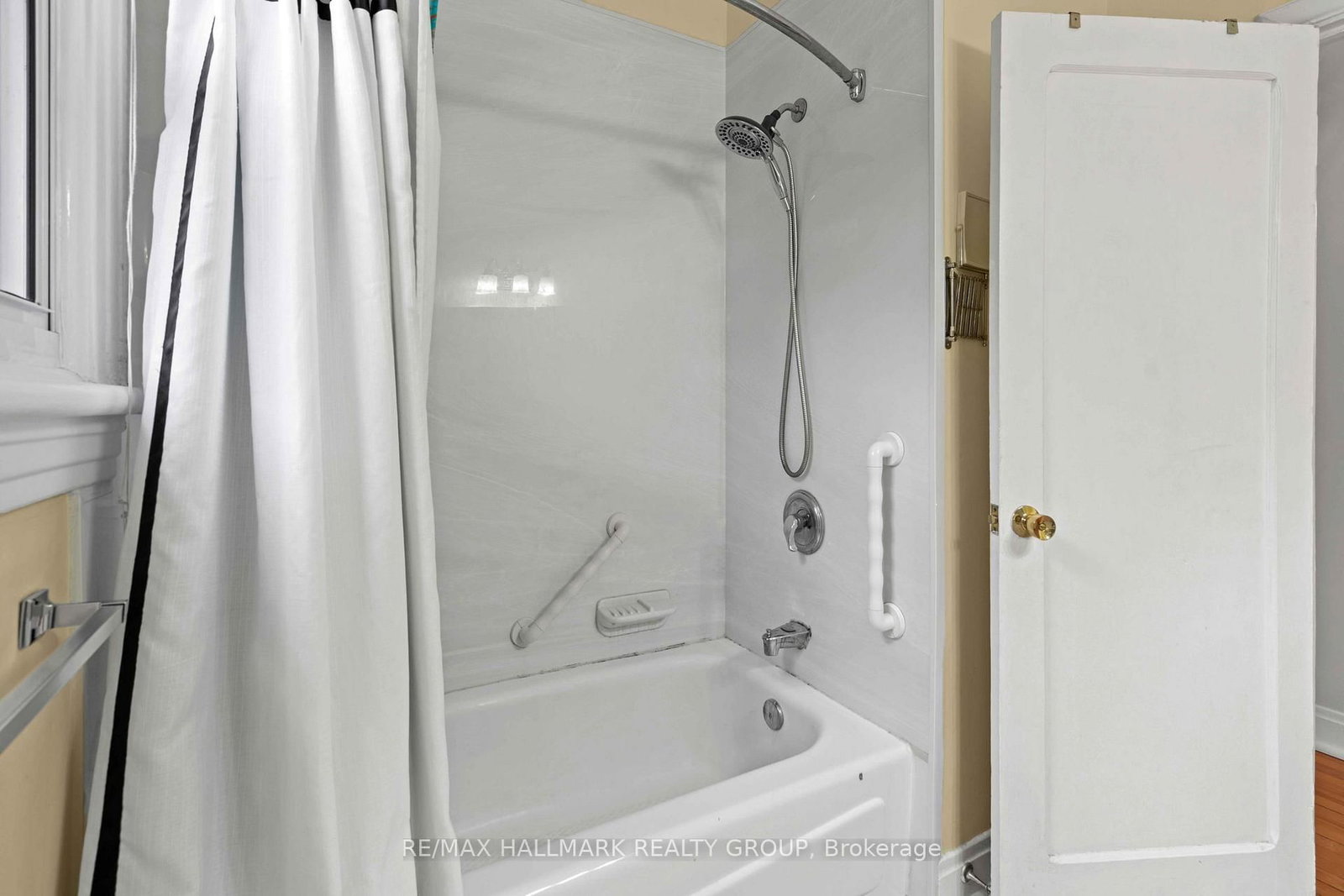 Detached House for sale at 318 Shakespeare Street, Ottawa, Ontario, K1L 5M2 - Vanier - MLS: X12559020