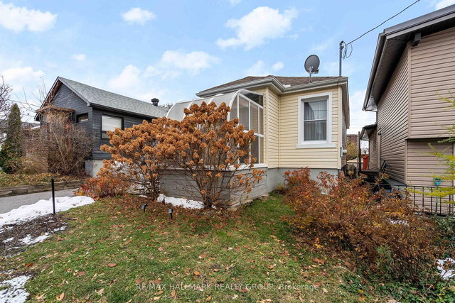 318 Shakespeare Street