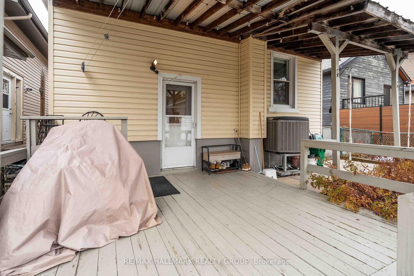 Detached House for sale at 318 Shakespeare Street, Ottawa, Ontario, K1L 5M2 - Vanier - MLS: X12559020