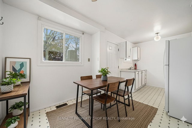 909 Greenbriar Avenue