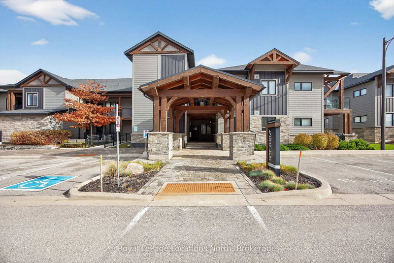 204 - 11 Beausoleil Lane, Blue Mountains, L9Y 0H2 | Image 3