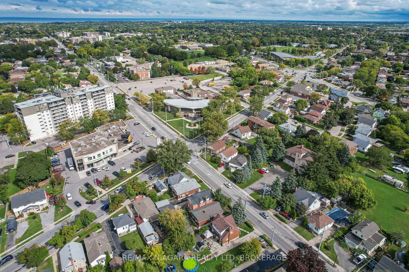 261 Vine Street • St. Catharines, ON photo 39