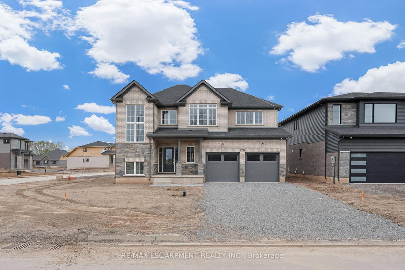 778 Bradford Ave, Fort Erie, L2A 0H3 | Image 2