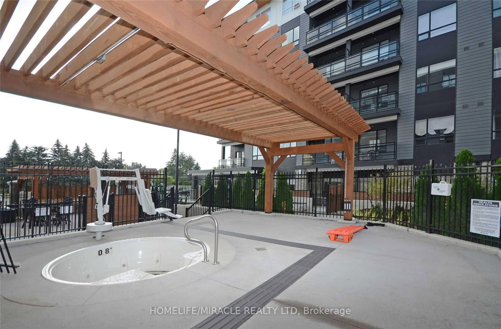 243 Northfield Drive E, Unit 211 - Photo 26