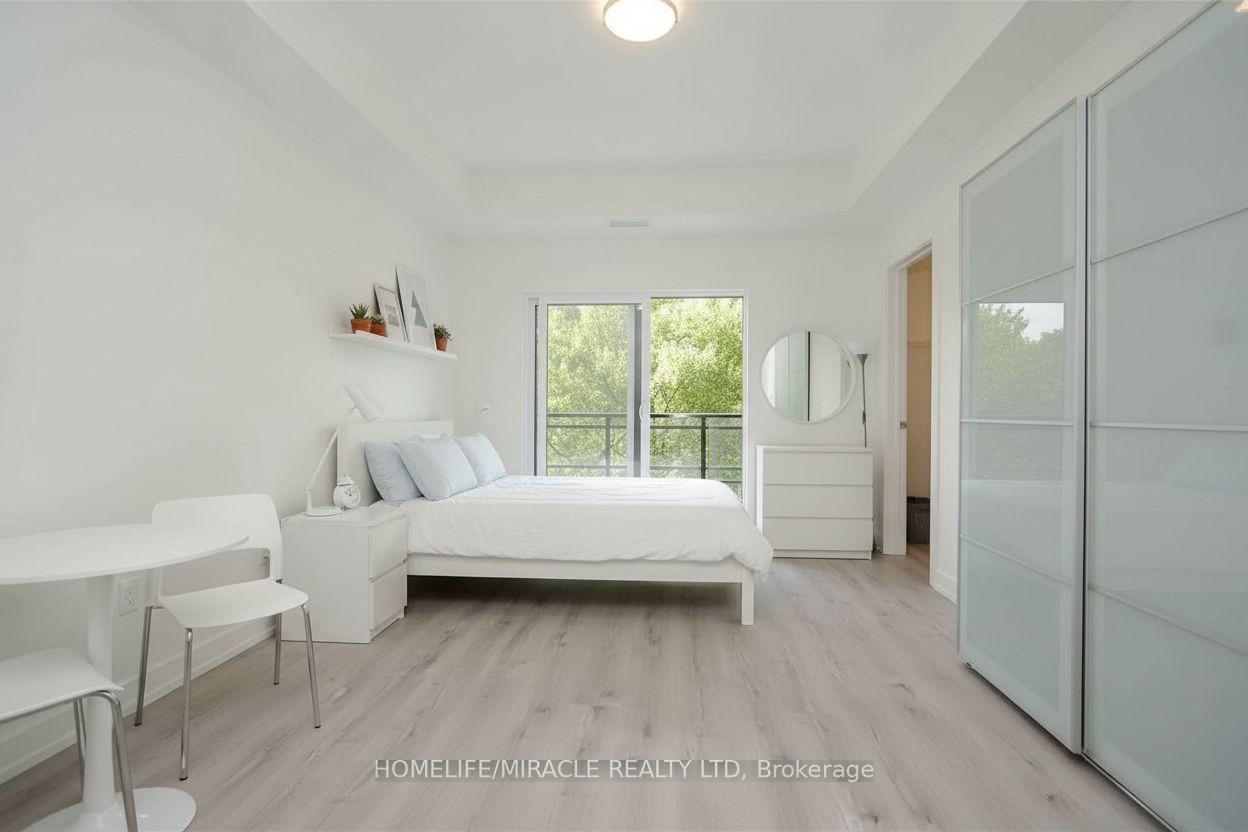 243 Northfield Drive E, Unit 211 - Photo 3