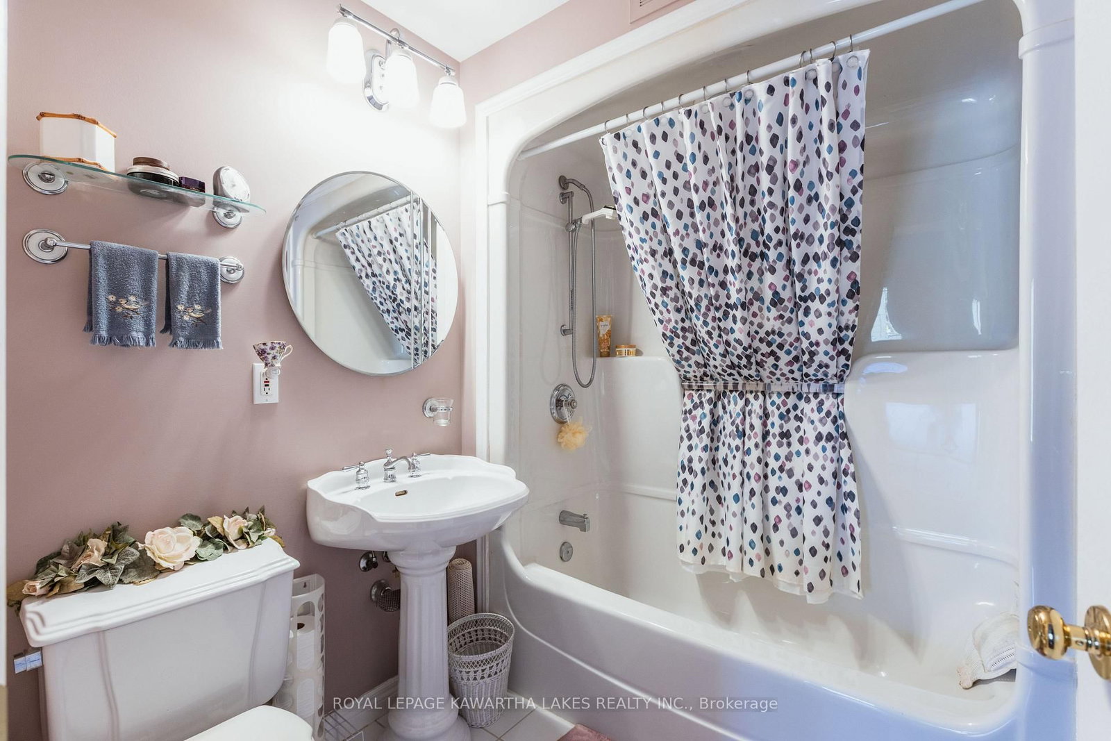 Detached House for sale at 83 Navigators Trail, Kawartha Lakes, Ontario, K0M 1A0 - Bobcaygeon - MLS: X12565254