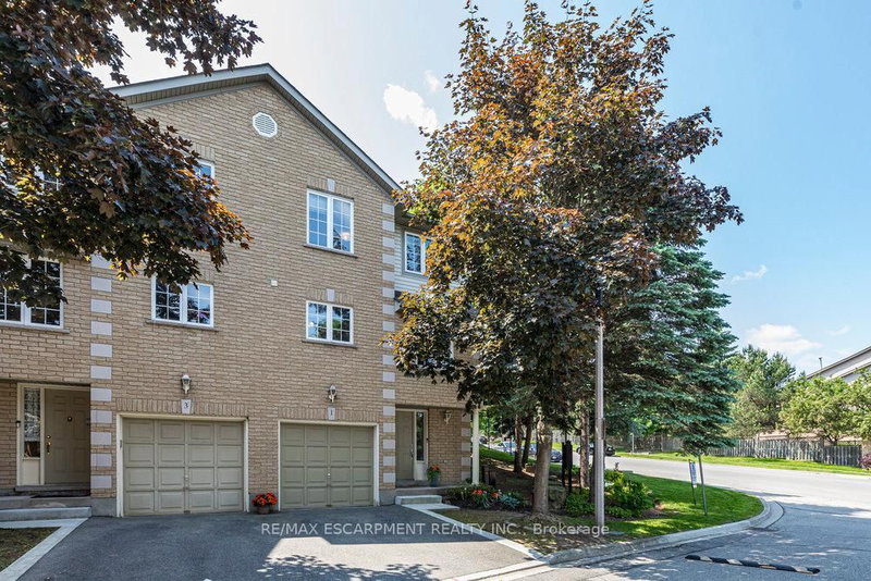 1 - 31 Moss Blvd, Hamilton, L9H 7A6 | Image 2