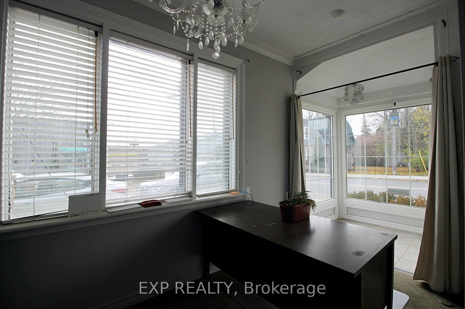 79 Centre Street N - Photo 6