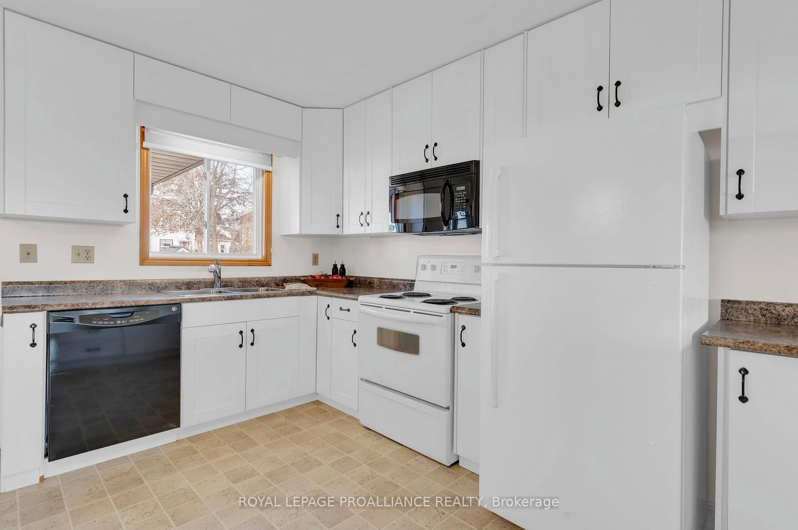 Detached House for sale at 74 Bay Street, Quinte West, Ontario, K8V 1H5 - Trenton Ward - MLS: X12566748