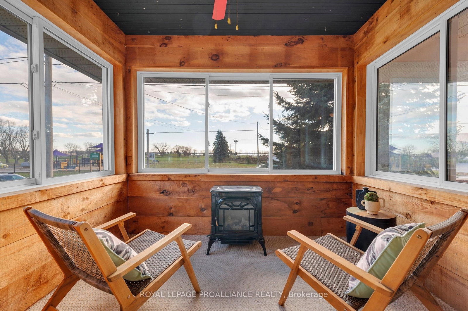 Detached House for sale at 74 Bay Street, Quinte West, Ontario, K8V 1H5 - Trenton Ward - MLS: X12566748