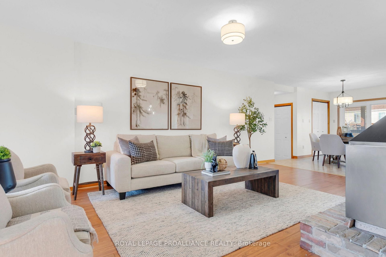 Detached House for sale at 74 Bay Street, Quinte West, Ontario, K8V 1H5 - Trenton Ward - MLS: X12566748