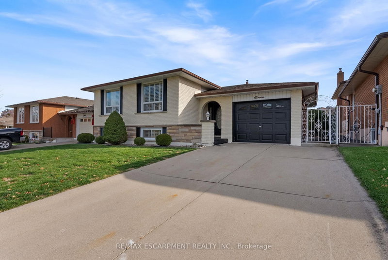 11 Marcella Cres, Hamilton, L8K 6E9 | Image 2