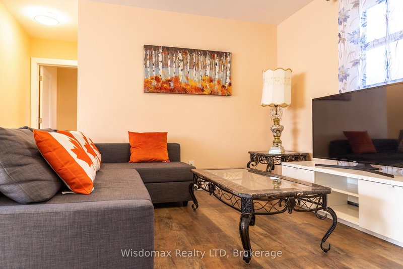 5291 STAMFORD St, Niagara Falls, L2E 1N2 | Image 3