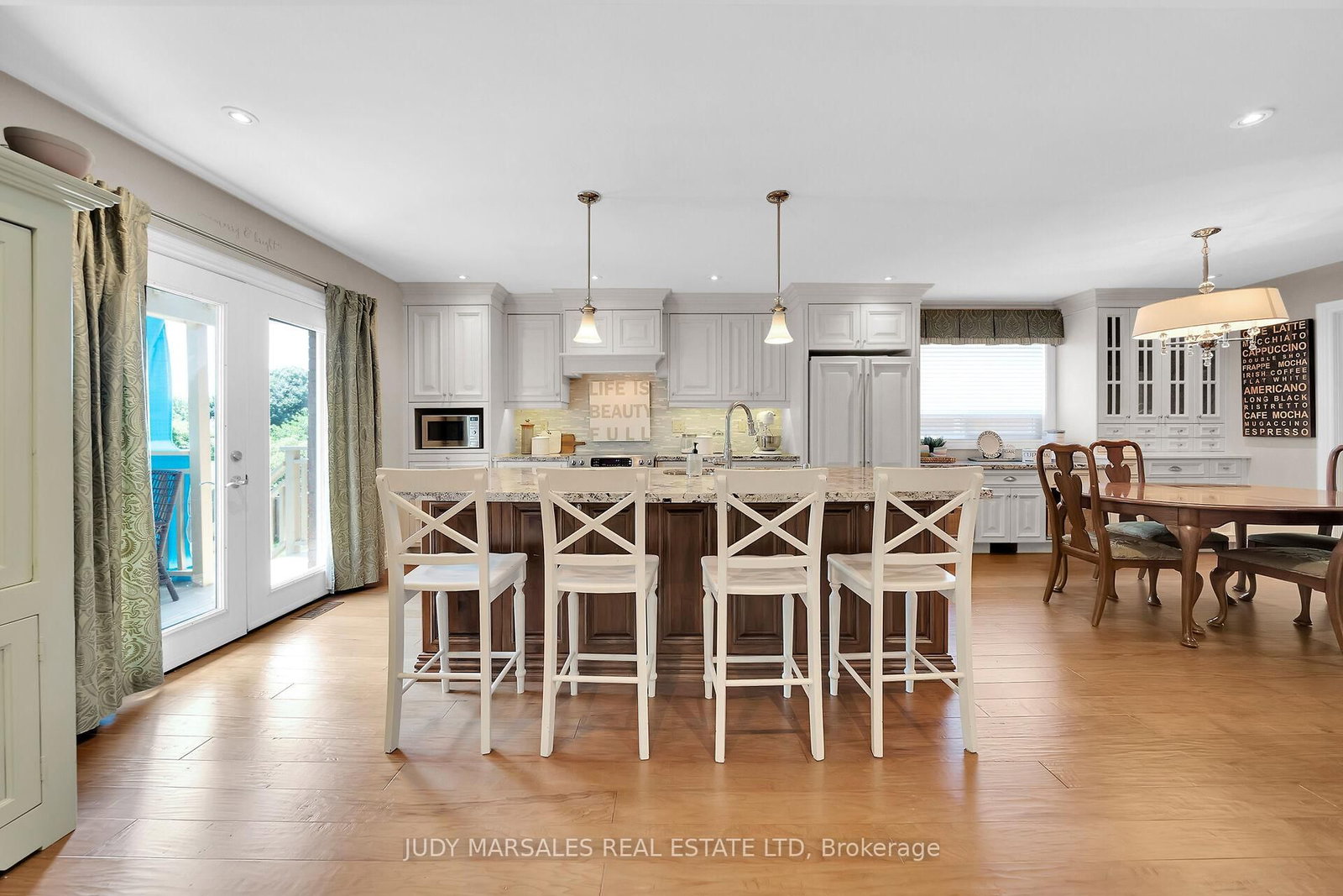 Detached House sold at 12 Vance Crescent, Hamilton, Ontario, L0R 2H3 - Waterdown - MLS: X12569206