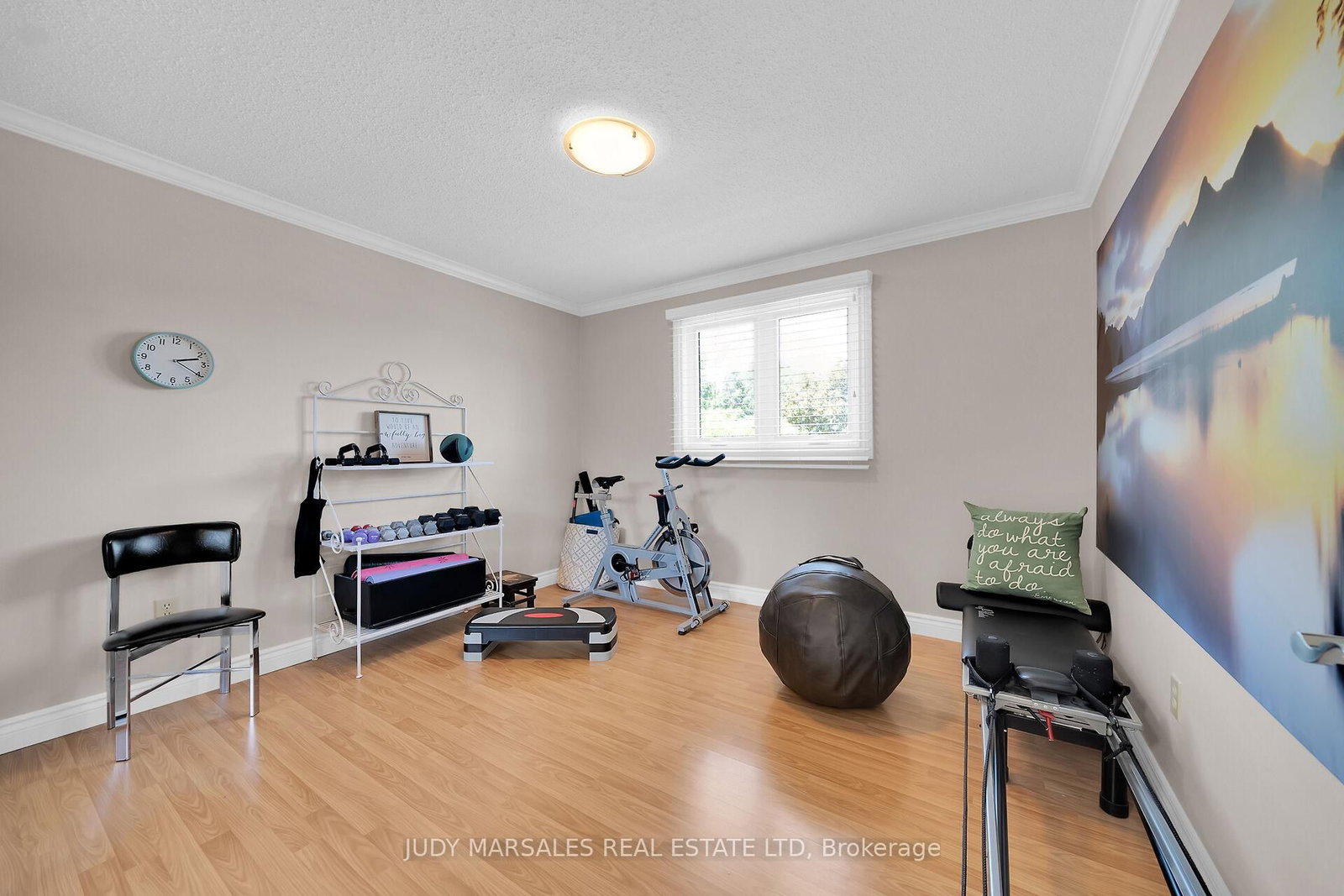 Detached House sold at 12 Vance Crescent, Hamilton, Ontario, L0R 2H3 - Waterdown - MLS: X12569206