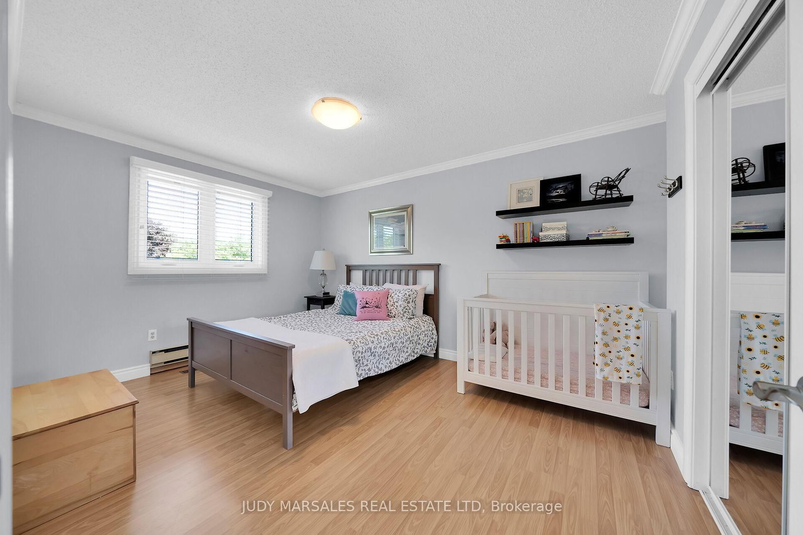 Detached House sold at 12 Vance Crescent, Hamilton, Ontario, L0R 2H3 - Waterdown - MLS: X12569206