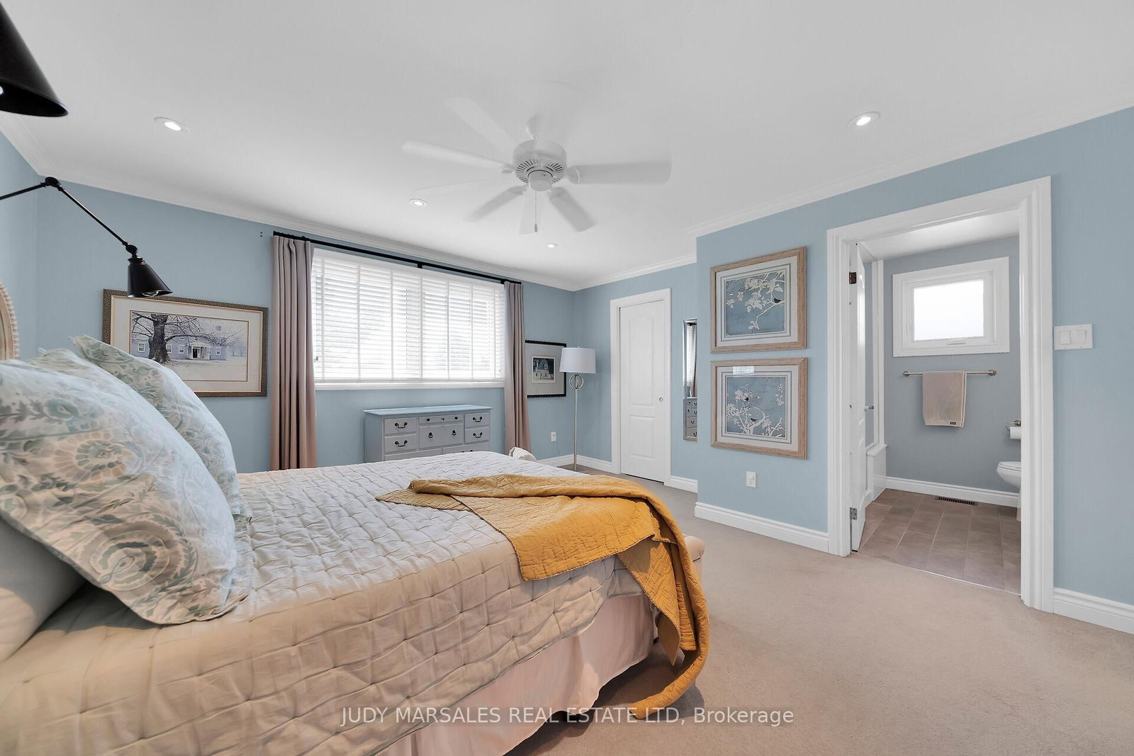 Detached House sold at 12 Vance Crescent, Hamilton, Ontario, L0R 2H3 - Waterdown - MLS: X12569206