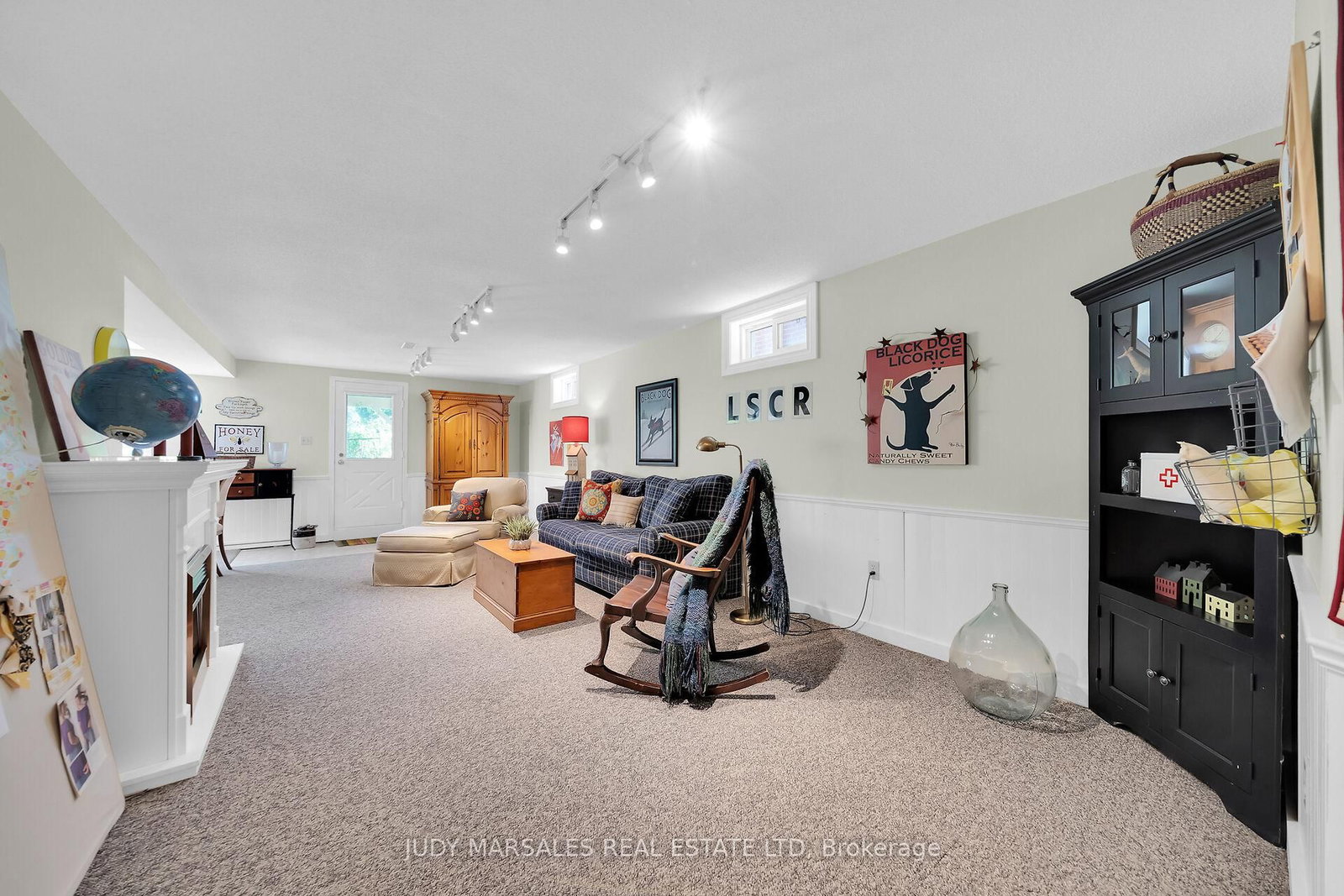 Detached House sold at 12 Vance Crescent, Hamilton, Ontario, L0R 2H3 - Waterdown - MLS: X12569206