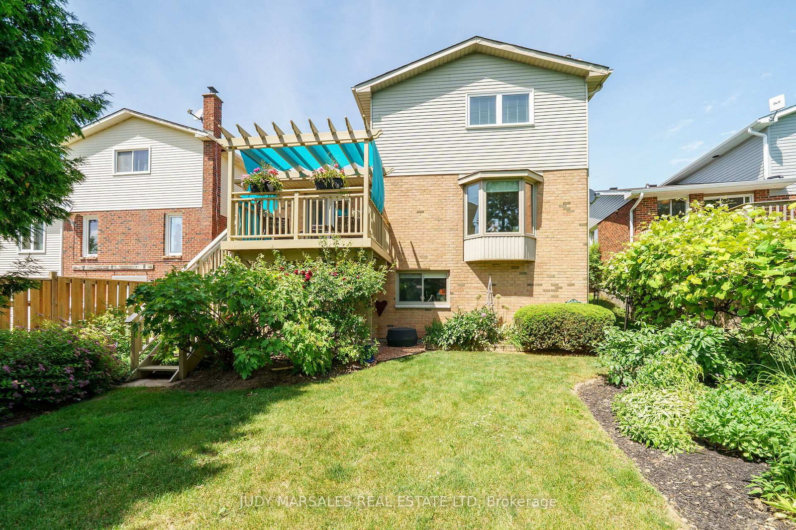 Detached House sold at 12 Vance Crescent, Hamilton, Ontario, L0R 2H3 - Waterdown - MLS: X12569206