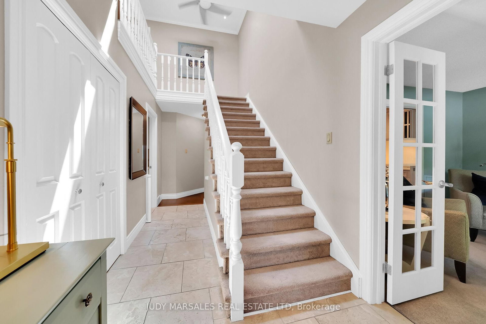 Detached House sold at 12 Vance Crescent, Hamilton, Ontario, L0R 2H3 - Waterdown - MLS: X12569206