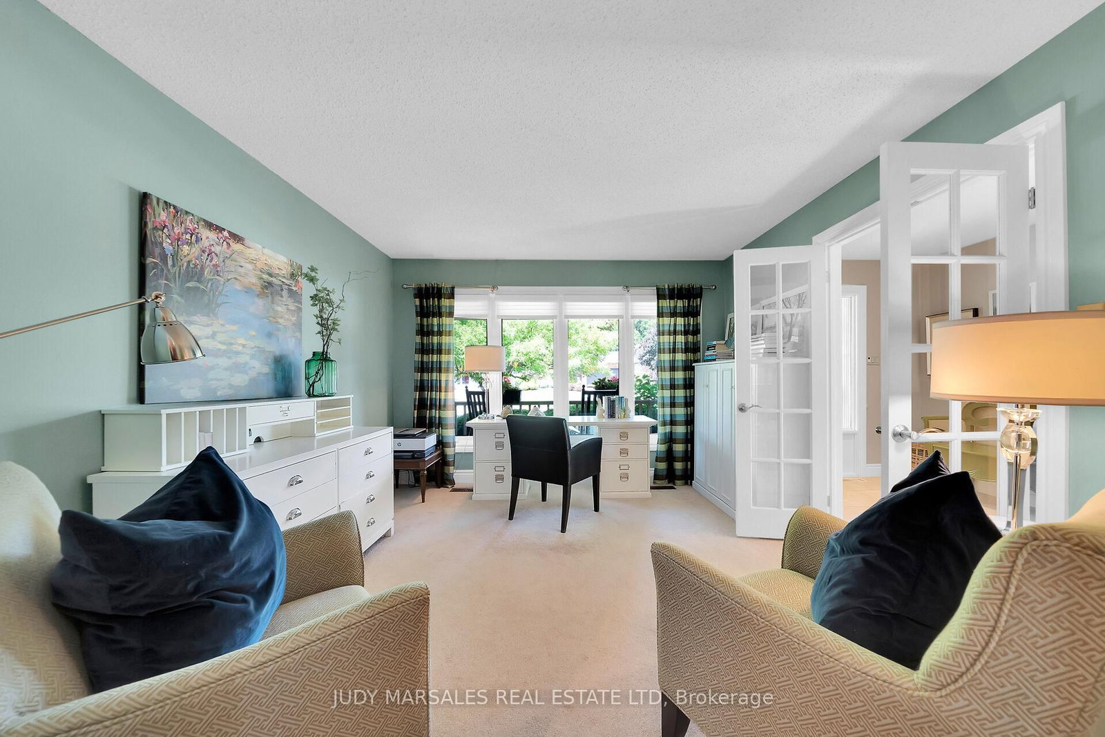 Detached House sold at 12 Vance Crescent, Hamilton, Ontario, L0R 2H3 - Waterdown - MLS: X12569206