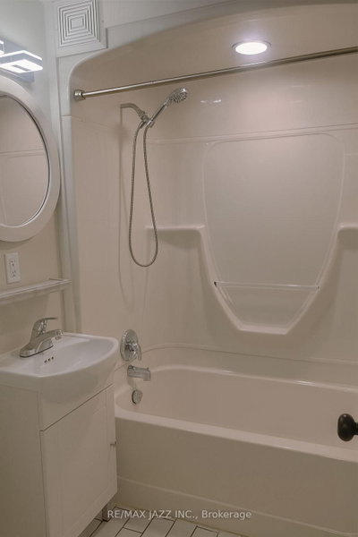 37-43 Leonard Avenue — photo 5