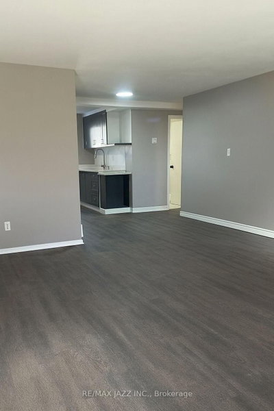 37-43 Leonard Avenue — photo 3