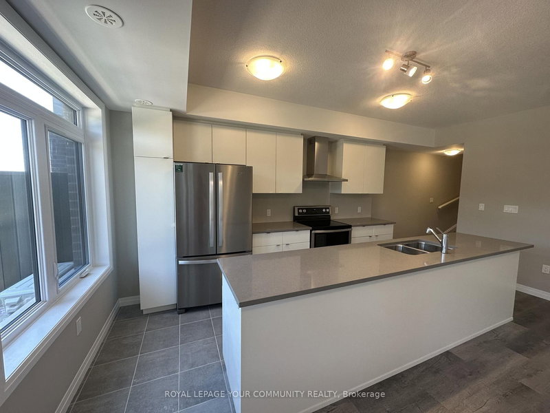 70 Thatcher Dr, Guelph, N1L 1B3 | Image 2