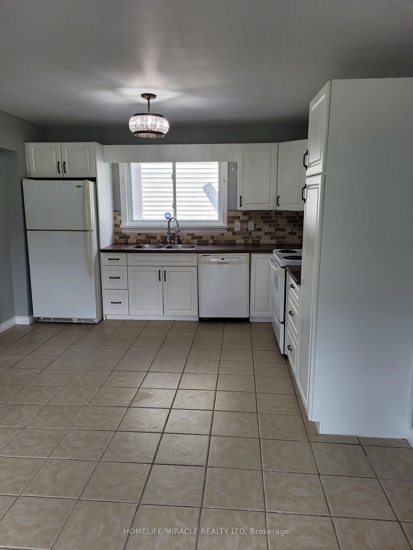 Detached House for sale at 15 Francis Street, Quinte West, Ontario, K8V 1S4 - Trenton Ward - MLS: X12572852