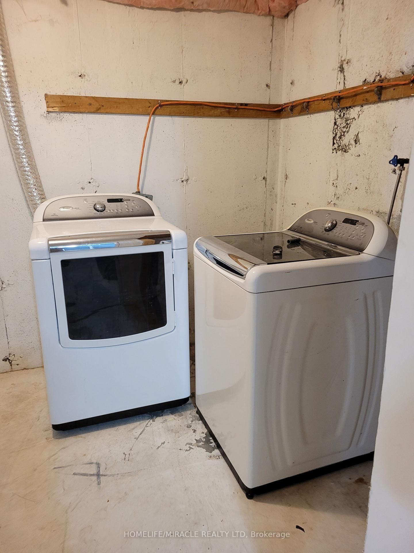 Detached House for sale at 15 Francis Street, Quinte West, Ontario, K8V 1S4 - Trenton Ward - MLS: X12572852