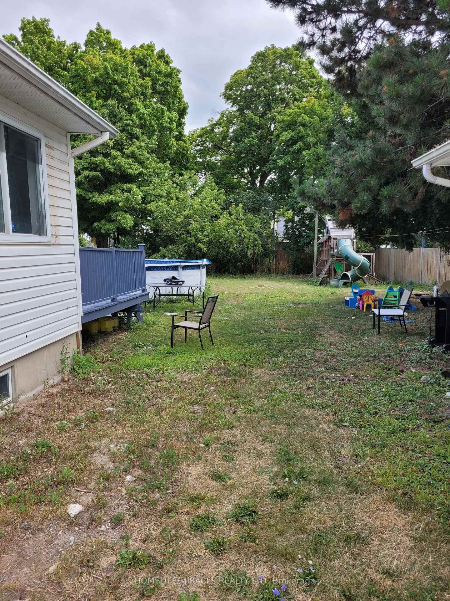 Detached House for sale at 15 Francis Street, Quinte West, Ontario, K8V 1S4 - Trenton Ward - MLS: X12572852