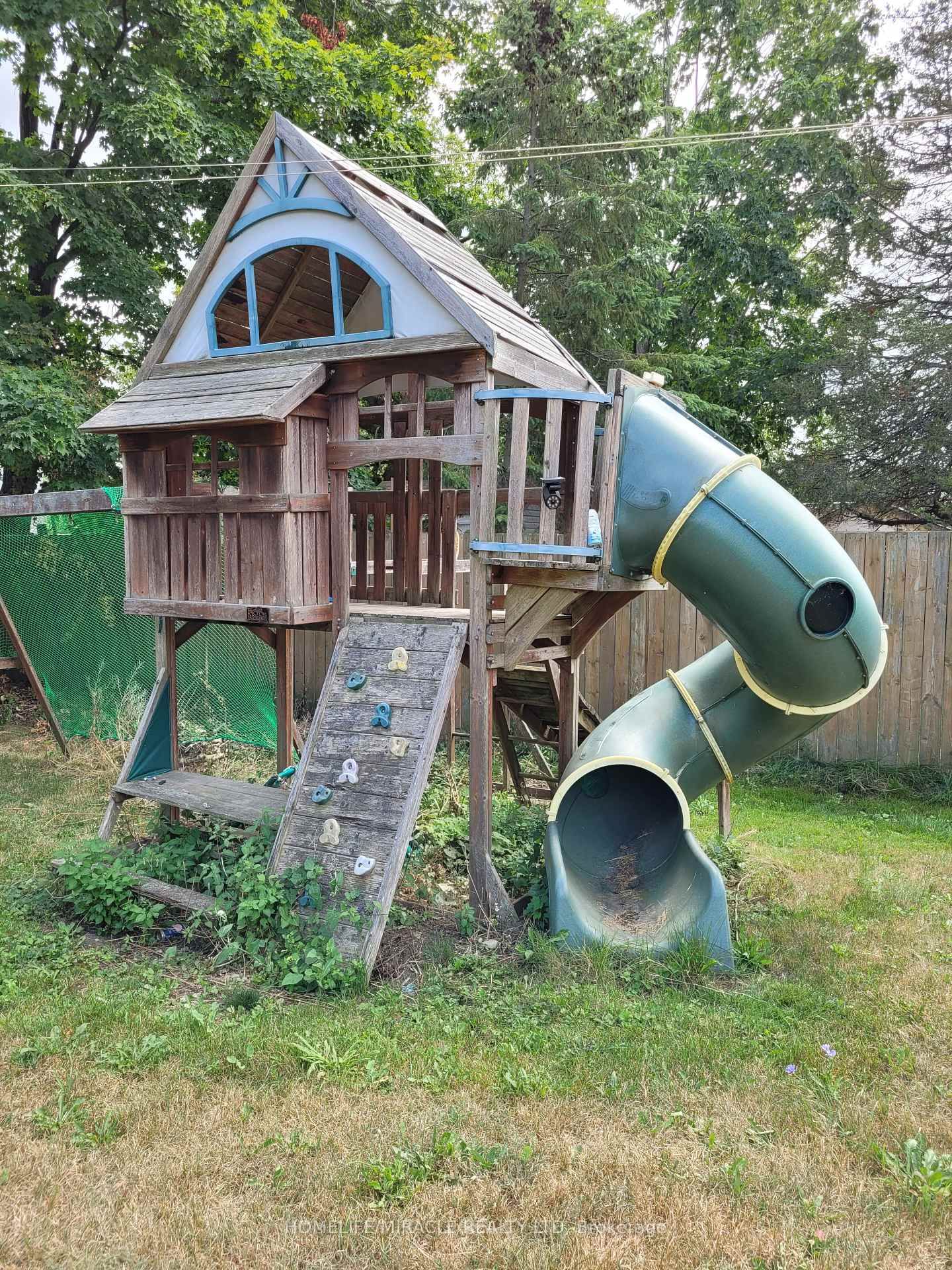 Detached House for sale at 15 Francis Street, Quinte West, Ontario, K8V 1S4 - Trenton Ward - MLS: X12572852