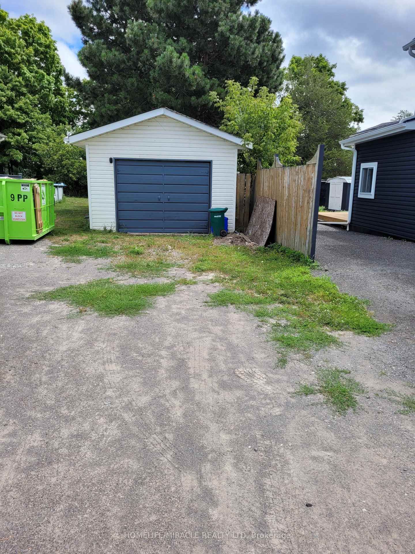 Detached House for sale at 15 Francis Street, Quinte West, Ontario, K8V 1S4 - Trenton Ward - MLS: X12572852