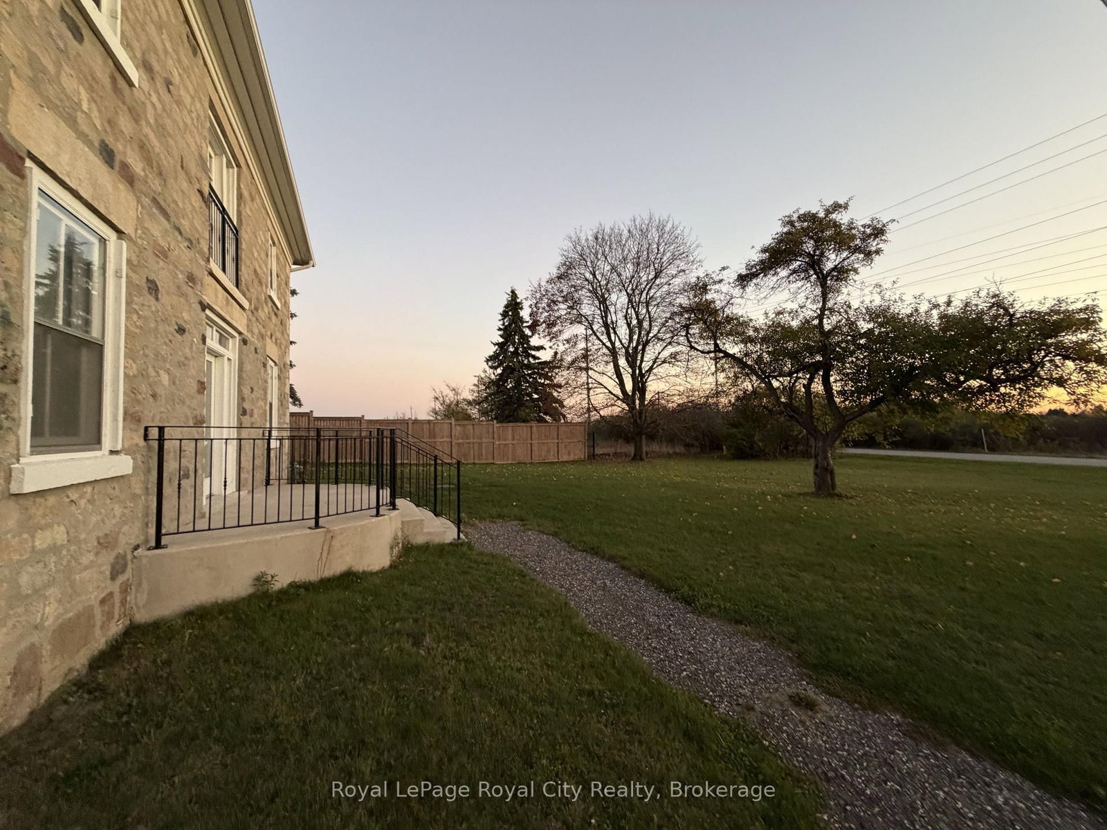 264 Crawley Road - Photo 5