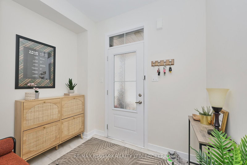 77 KEELSON St, Welland, L3B 0M4 | Image 3