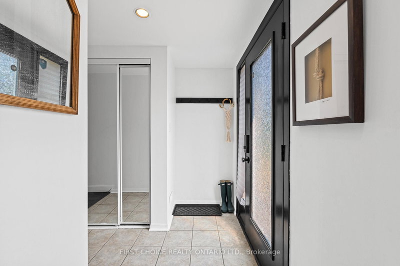 10 Campbell Reid Crt, Ottawa, K2K 1X7 | Image 2