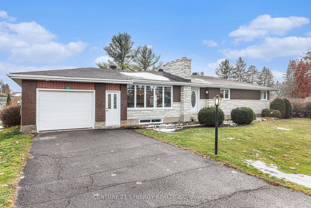 B - 24 Champagne Street W