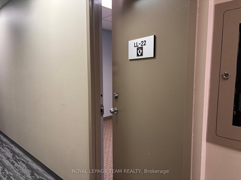 LL22 - 1701 Woodward Dr, Ottawa, K2C 0R4 | Image 2