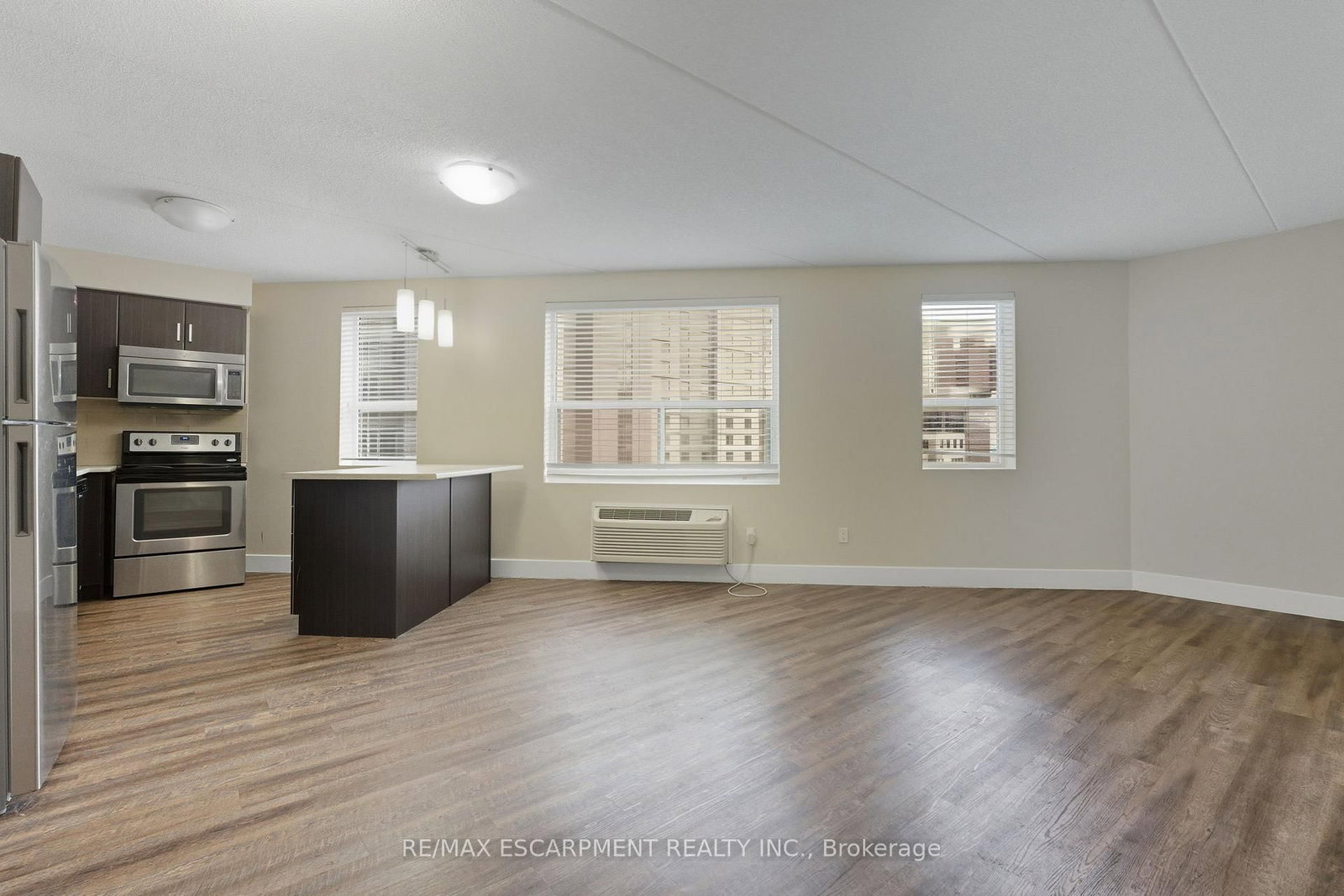 Semi-Detached House for lease at 607-149 Main Street, Hamilton, Ontario, L8P 1H9 - Durand - MLS: X12574316