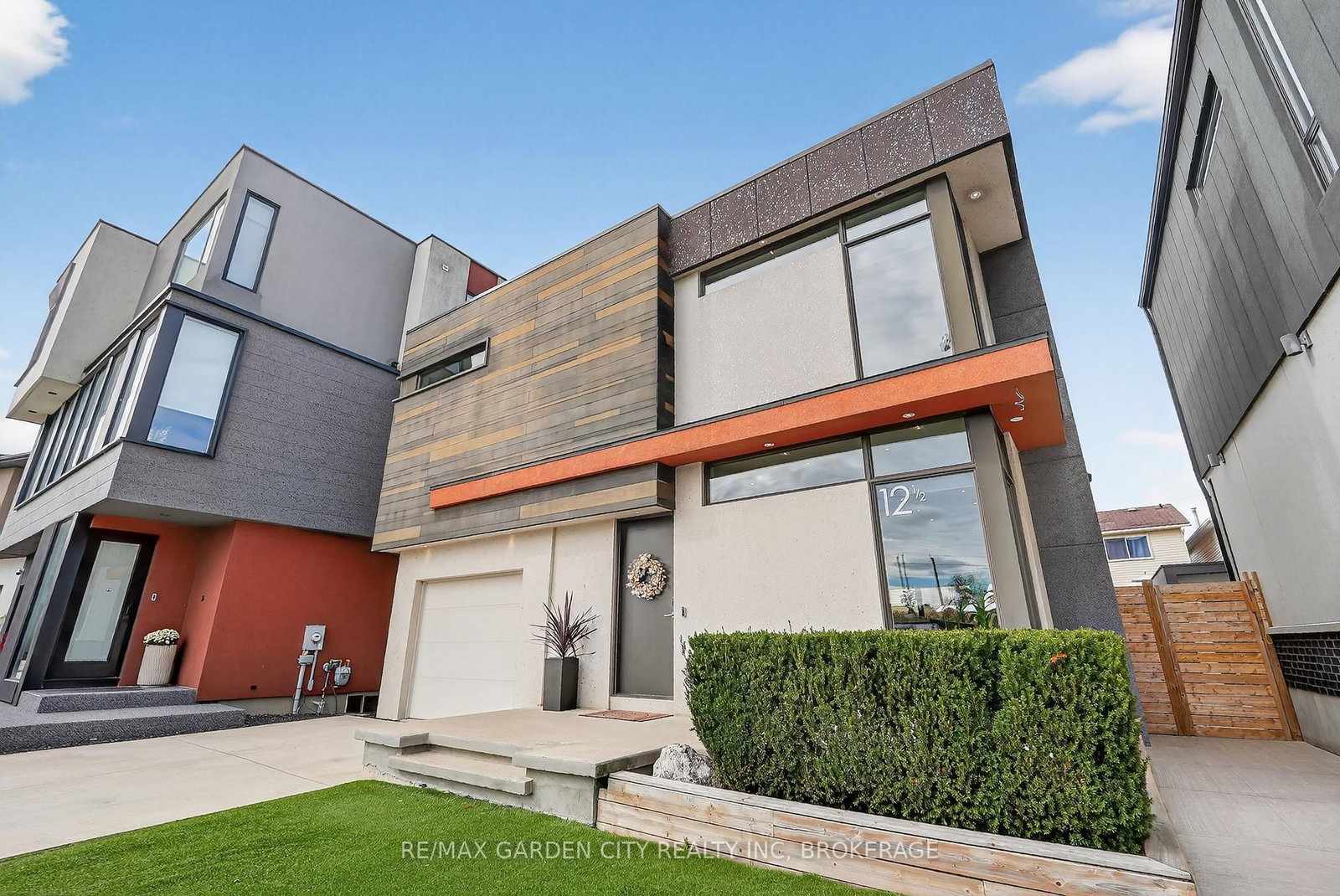 Detached House for sale at 12 1/2 BEAMER Court, Thorold, Ontario, L2V 0C9 - Confederation Heights - MLS: X12574462