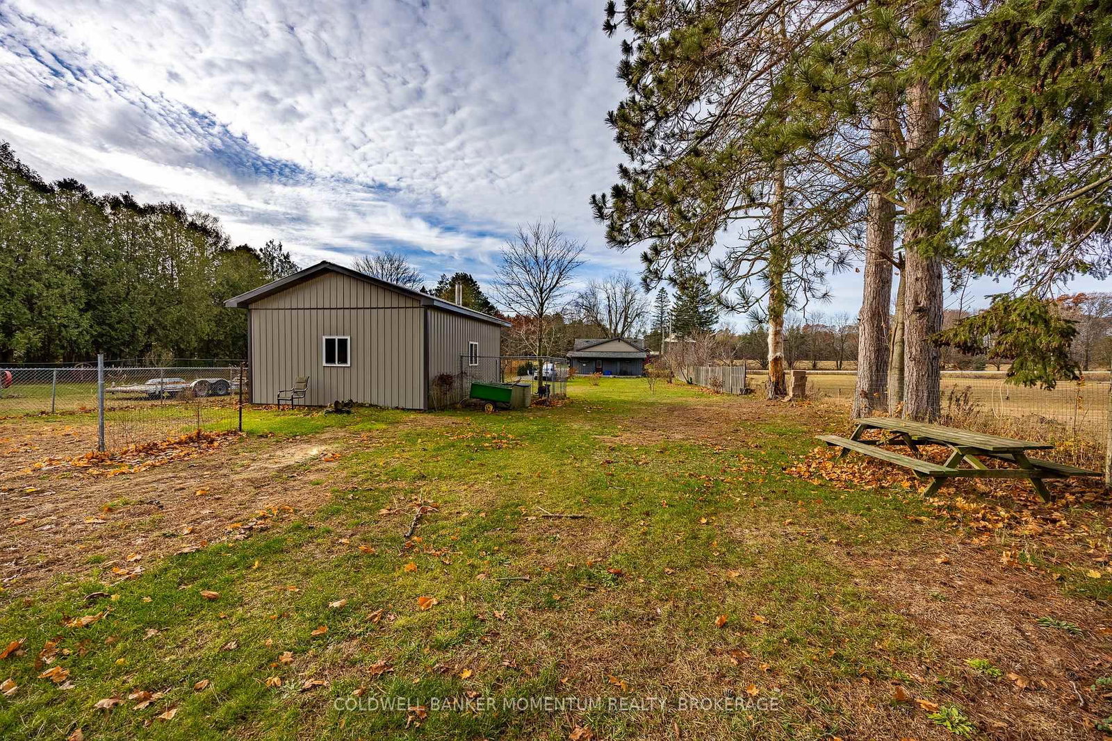 Listing Image 7