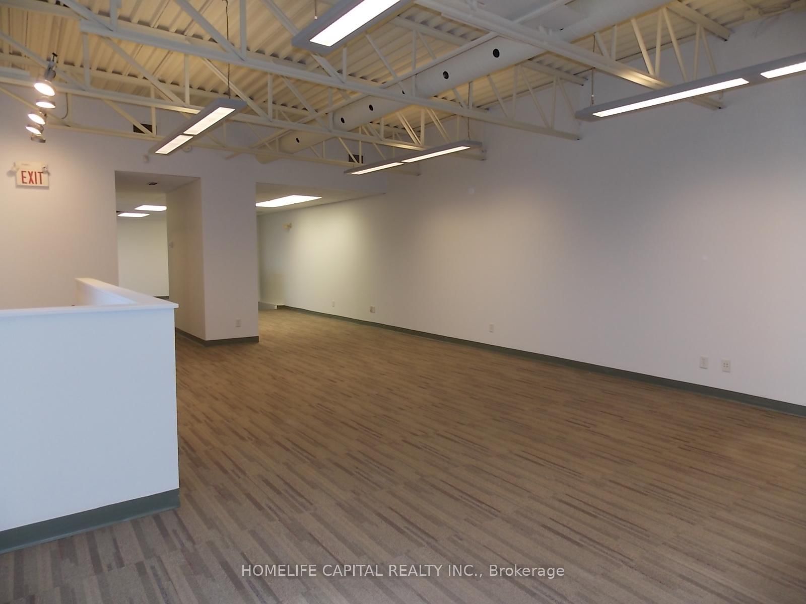 2212 Gladwin Crescent, Unit E1 - Upper Level - Photo 4