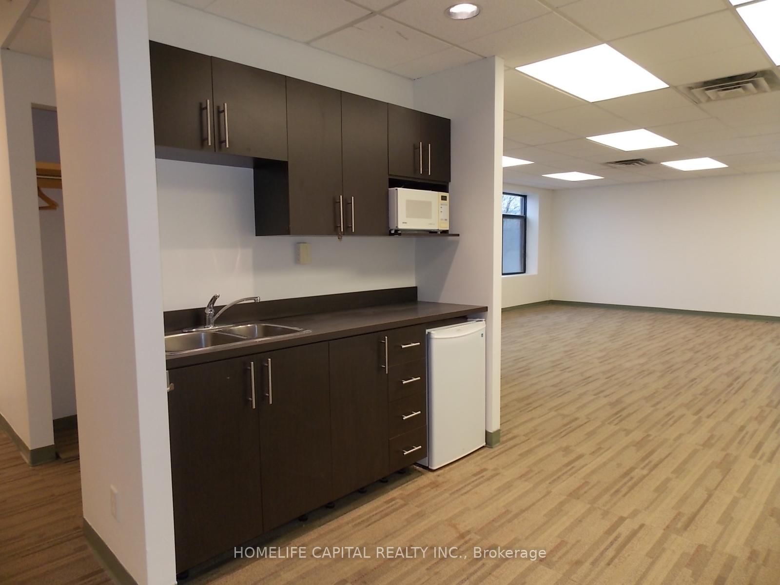 2212 Gladwin Crescent, Unit E1 - Upper Level - Photo 5