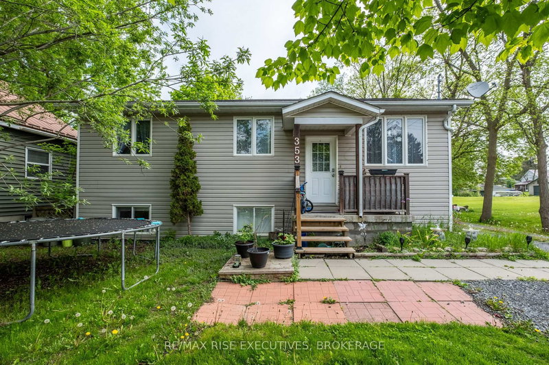 353 Charles St, Gananoque, K7G 1V6 | Image 2