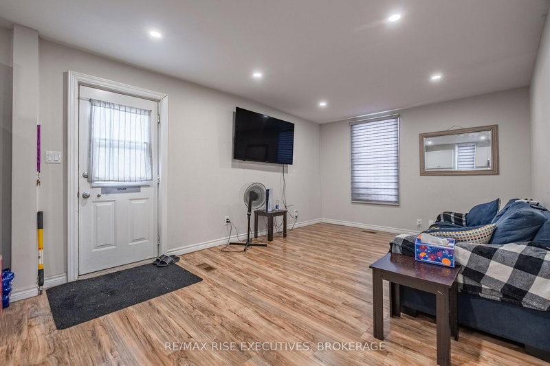 695 Victoria St, Kingston, K7K 4S6 | Image 3