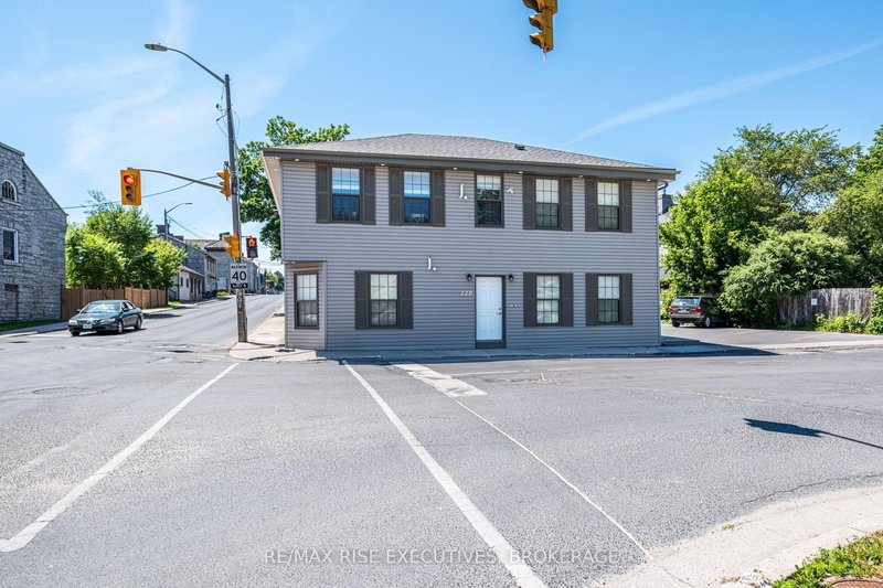 120 Yonge St, Kingston, K7M 1E0 | Image 2