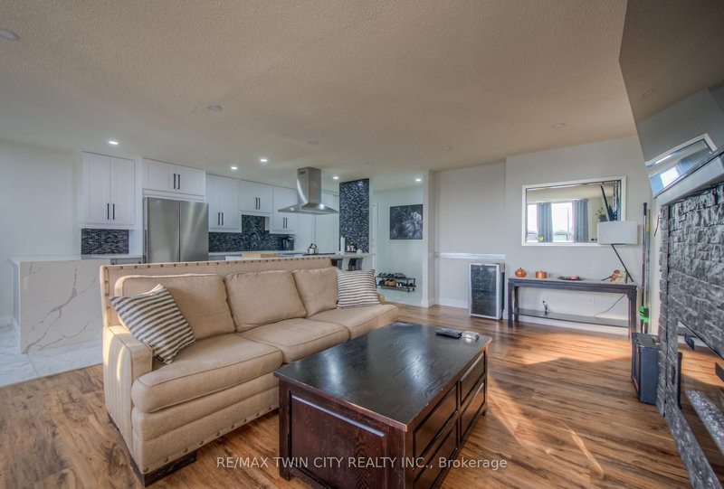 410 - 185 Kehl St, Kitchener, N2M 5B9 | Image 3