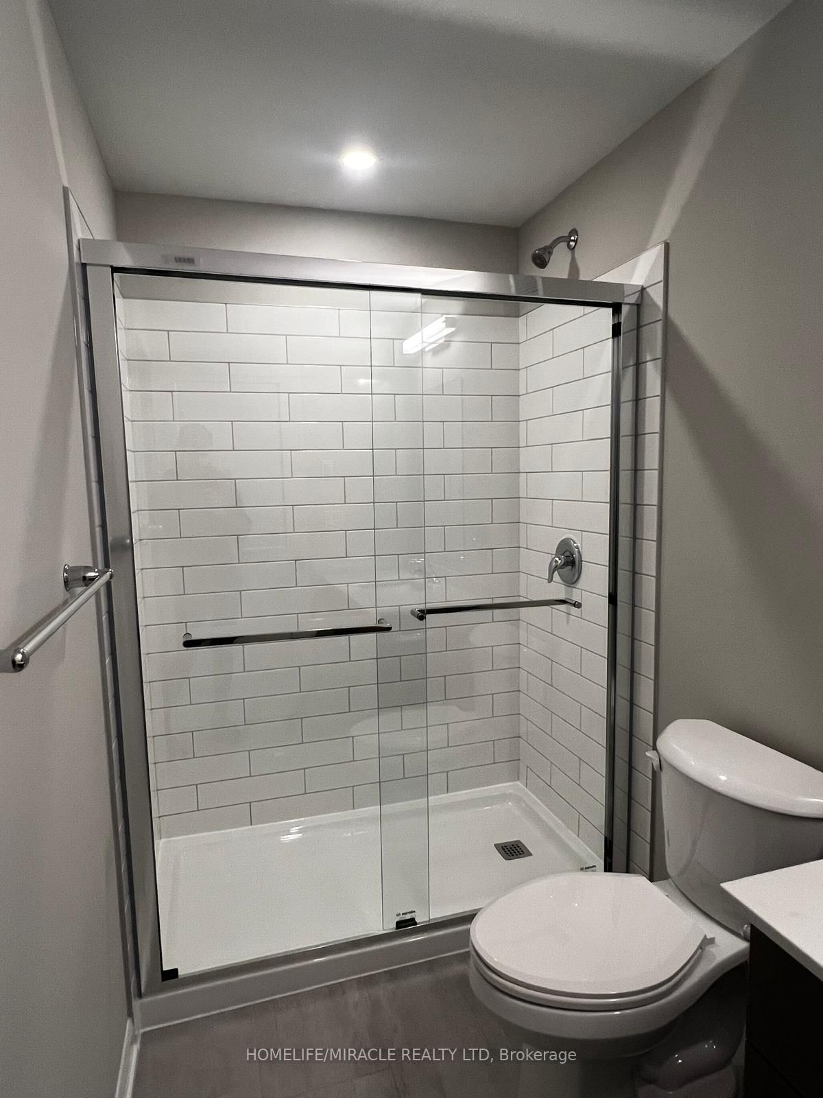 708 Woolwich Street, Unit 418 - Photo 14