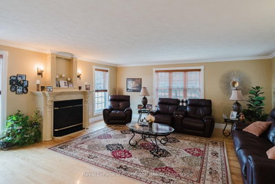 496 Spence Street — photo 6