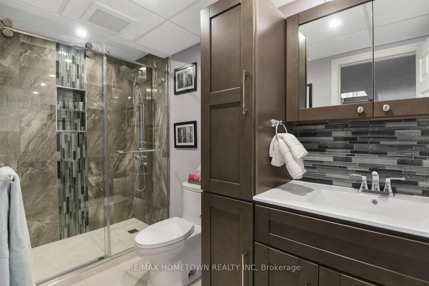 Detached House for sale at 1111 Burnside Drive, Augusta, Ontario, K6V 5T1 - Augusta Twp - MLS: X12579558